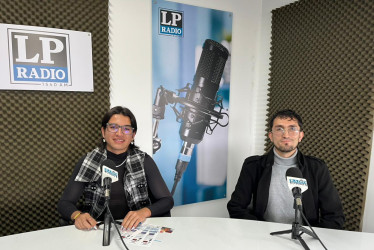 Jahir René Giraldo y Juan Pablo Ospina Valencia, activistas LGBTIQ+ y miembros de la Mesa Diversa de Manizales y Caldas. 