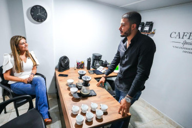 César Enrique Bonilla Moncayo compartió con la gobernadora del Tolima, Adriana Magali Matiz.