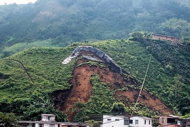 Ladera que se desprendió este lunes en Chinchiná (Caldas).