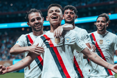 El argentino Claudio ‘Diablito’ Echeverri anotó de tiro libre.