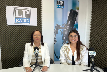 Marcela Echeverri, directora de la Alianza Francesa de Manizales, y Eloisa Castillo Torres, coordinadora cultural de la Alianza. 