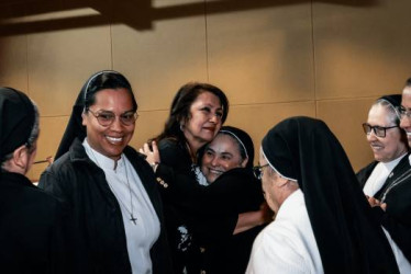 --P1  Luego de un año y dos meses como rectora de la Universidad Católica de Manizales (UCM) renunció al cargo Martha Liliana Marín Cano. La UCM le rindió un homenaje en su despedida de la institución.