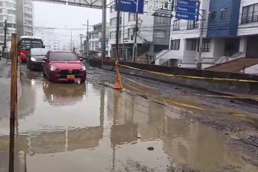  Las obras en la avenida Santander de inundaron.