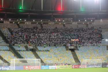 Hinchas del Once Caldas en el Maracaná.