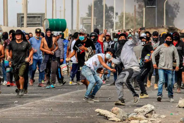 La acusación fiscal a los policías incluye lesiones graves y leves contra otros 74 manifestantes y abuso de autoridad. 