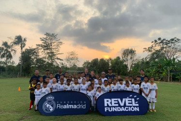 Foto de referencia de la Fundación Revel, del Real Madrid, que fortalece alianzas entre Europa y América. ¿De qué habló el presidente de la entidad con el gobernador de Caldas?