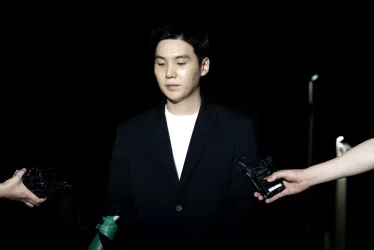 El miembro de la banda BTS Suga.