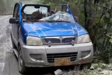 Un conductor falleció en la vía Pueblo Rico - Santa Cecilia por desprendimiento de rocas 