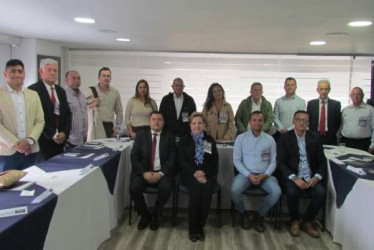  Foto I Cortesía para LA PATRIA  Voces de autoridades locales, entidades y gremios en torno a las necesidades de la educación en sus municipios. Ese fue el propósito del encuentro programado por la Uniminuto en Caldas.