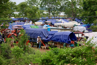 Ciudadanos desplazados en la frontera entre Tailandia y Camboya.