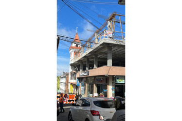 Al parecer la licencia no contemplaba sino dos plantas. 