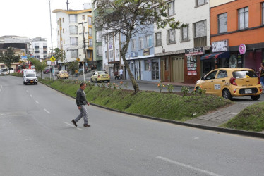 Este es uno de los puntos de la avenida Paralela que necesitan más pasos peatonales.