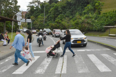 Cruzan ideas: tres expertos plantean soluciones viales para mejorar la movilidad peatonal en Manizales y analizan tres puntos críticos identificados en la avenida Kevin Ángel.