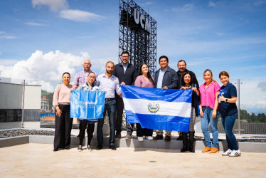 La delegación de El Salvador visitó las instalaciones de la Universidad Católica de Manizales.