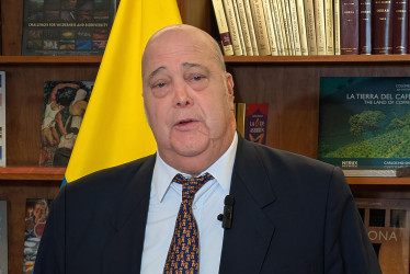 El embajador de Colombia en Estados Unidos, Daniel García-Peña, habla durante una rueda de prensa este martes, en Washington (Estados Unidos).