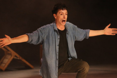 Roberto Peloni, actor de la obra El Brote, sorprendió el año pasado con su actuación como Beto y con sus gestos durante cada interpretación en el Festival Internacional de Teatro de Manizales.