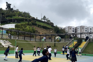 El colegio Seminario Redentorista tiene mil 164 estudiantes. La mayoría de ellos peregrinaron este viernes (1 de agosto).