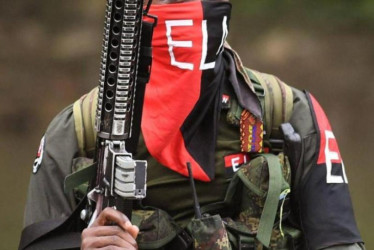 El Eln acostumbra restringir el desplazamiento de vehículos, la movilidad de personas e incluso ordena el cierre de comercios en el Chocó, luego del fin del cese al fuego el año pasado.