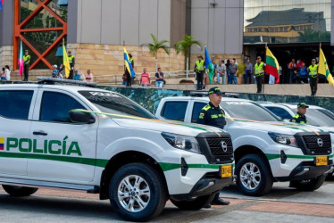 Las camionetas entregadas buscan actualizar el equipo automotor