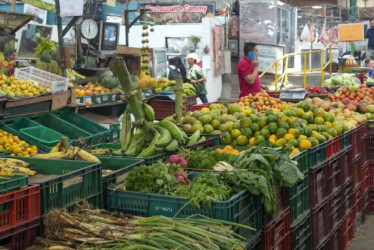 la libra de arroz se vende a $2.100 y el bulto se encuentra entre $50.000 y $51.000,