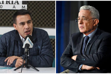 Jorge Eduardo Rojas (izq.), alcalde de Manizales, y Álvaro Uribe, expresidente de Colombia.