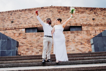 Juan David Cuesta, lateral derecho del Once Caldas, se casó la semana pasada con la paraguaya Romina Chiuzano. También recibió un homenaje del club.