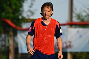 El croata Luka Modric es nuevo jugador del Milan de Italia. Estará en el club al menos por una temporada, pues su objetivo es mantenerse en ritmo para jugar con Croacia el Mundial del 2026.