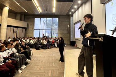 350 estudiantes de 16 colegios de Manizales llegaron a la Universidad Autónoma de Manizales para socializar el primer modelo ONU de instituciones públicas. 