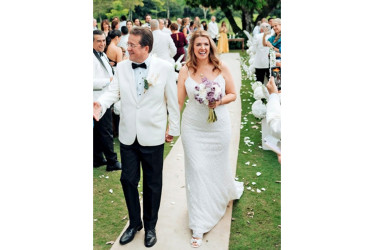 La congresista caldense Juana Carolina Londoño se casó con el empresario Mauricio Salazar.