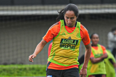 Mayra Ramírez, delantera del Chelsea inglés, es carta en el ataque de la Selección Colombia para afrontar la Copa América Femenina.