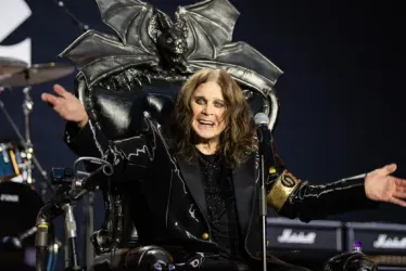 Ozzy Osbourne en el estadio del Aston Villa en Birmigham.