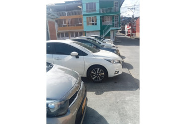 Este es el punto del parqueadero que afecta a los vecinos.