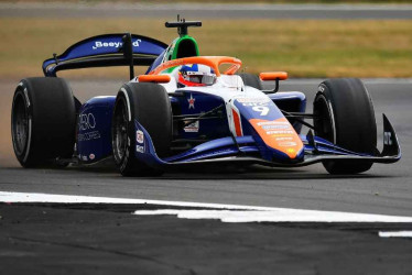El colombiano sumó su tercer podio de la temporada en F2. 