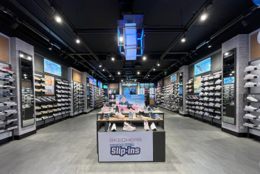 El local de Skechers en Mall Plaza Manizales está ubicado en el local A1152, en el piso 2 del centro comercial.