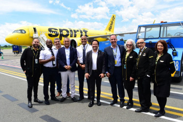  Ceremonia de entrega de llaves a Spirit Airlines en el aeropuerto El Edén.