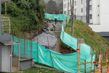 Este tramo está ubicado entre los edificios Compostela y Torreluna sobre la avenida Gilberto Alzate. 