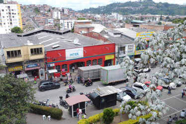 El crecimiento del comercio es evidente en Villamaría, lo mismo que la expansión de su casco urbano y el desarrollo de nuevas unidades de negocio. Más empresas generan más empleo y nuevas oportunidades.