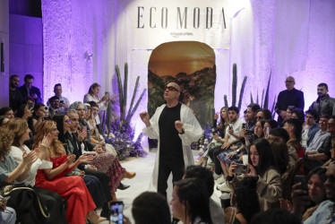 El desfile del diseñador Hugo Lombardi (Julián Arango) este miércoles en Bogotá.