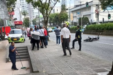 Este lunes 14 de julio, siendo aproximadamente las 7:30 a.m., se presenta un accidente de tránsito en la carrera 23 con calle 62, donde se ve involucrado un vehículo institucional y una motocicleta particular.