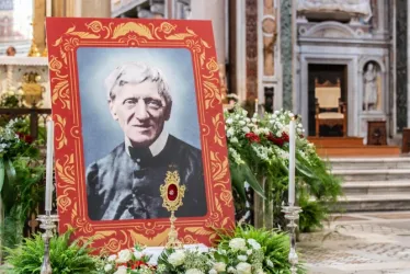 La reliquia de san John Henry Newman presente en la Misa de Acción de Gracias por su canonización, en la Basílica de San Juan de Letrán (Roma), en el 2019.