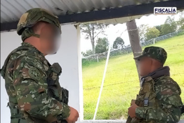 El ente acusador señaló que el uniformado fue ubicado por su superior, quien procedió a despertarlo y llamarle la atención, a lo cual respondió de forma irrespetuosa y burlesca.