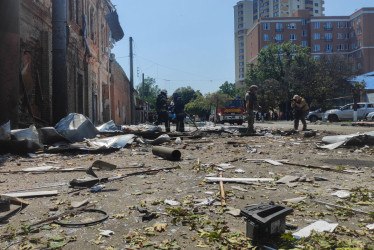  Rusia ha intensificado su campaña para obstaculizar la movilización militar de Ucrania mediante una serie de ataques selectivos con drones contra centros de reclutamiento en todo el país, los cuales incorporan hasta 27.000 nuevos soldados al mes a pesar de las críticas constantes sobre sus métodos. 