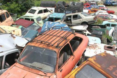 Foto Ilustración | LA PATRIA  La mujer chatarrizó el carro que le dieron a guardar.