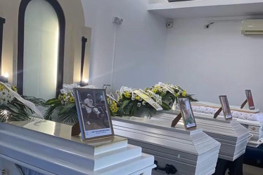 Velación de las 4 víctimas, en Florencia (Caquetá): Lorenitha Rodríguez Suárez, Stefani Rodríguez, Melany Restrepo y Luis Velio Restrepo Moná, las víctimas.