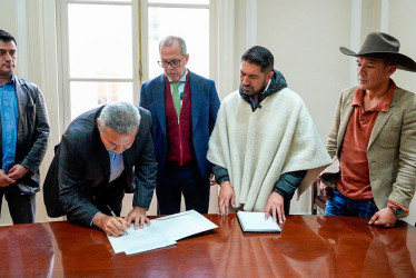 ​Con la firma de este acuerdo con arroceros del Tolima se consolida la apuesta del Estado por una comercialización justa, directa y sin intermediarios a nivel nacional e internacional.