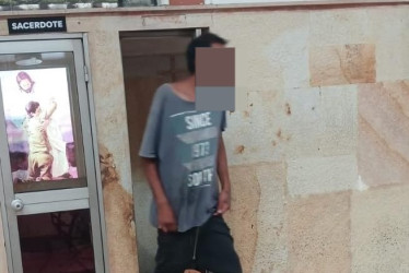 Los feligreses mostraron su indignación ante el acto del sujeto, a quien todavía no tienen identificado.