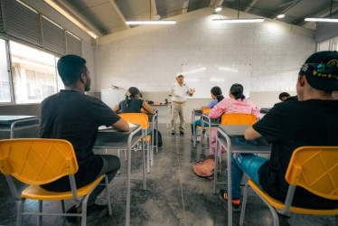  Foto I Tomada del MEN I LA PATRIA  El Ministerio de Educación explica que los títulos honoris causa no habilitan para ejercer profesiones, ni permiten acceder a cargos que exijan un título académico formal.