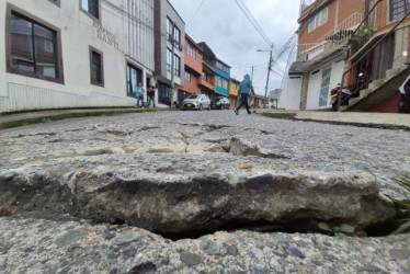 El hueco está ubicado cerca de la parroquia de La Asunción.