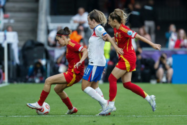 La final entre Inglaterra y España terminó igualada a un gol. La figura fue la arquera Hampton que detuvo dos penales 