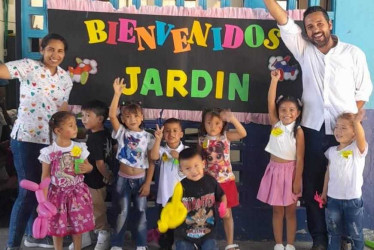 Hace una semana abrieron un jardín en el centro educativo. Empezaron con ocho estudiantes y hay más cupos.
